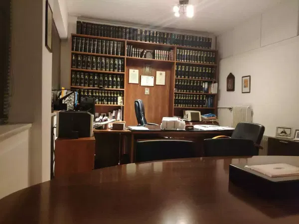 210 m² Commercial Space for Sale in Center Athens, Athens Center