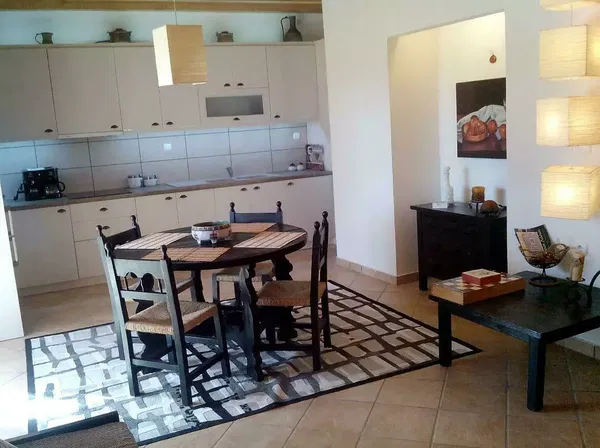 Renovated 130 m² Apartment with Three Bedrooms for Rent in Loutraki - Perachora, Loutraki — photo 3