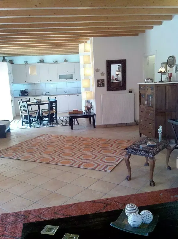 Renovated 130 m² Apartment with Three Bedrooms for Rent in Loutraki - Perachora, Loutraki — photo 4