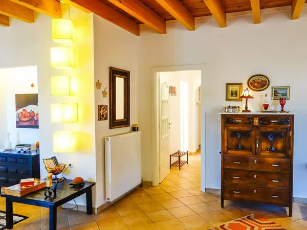 Renovated 130 m² Apartment with Three Bedrooms for Rent in Loutraki - Perachora, Loutraki