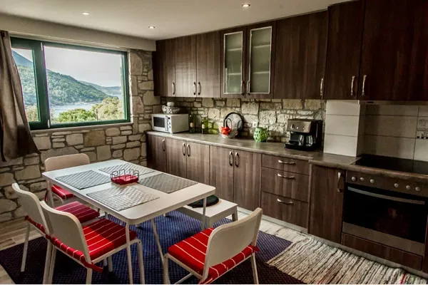Three-Bedroom Sea View Villa for Rent in Attiki, Attica — photo 4