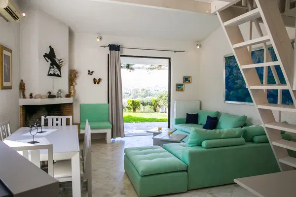 Renovated 250 m² Villa with Six Bedrooms for Rent in Legrena, Attica — photo 4