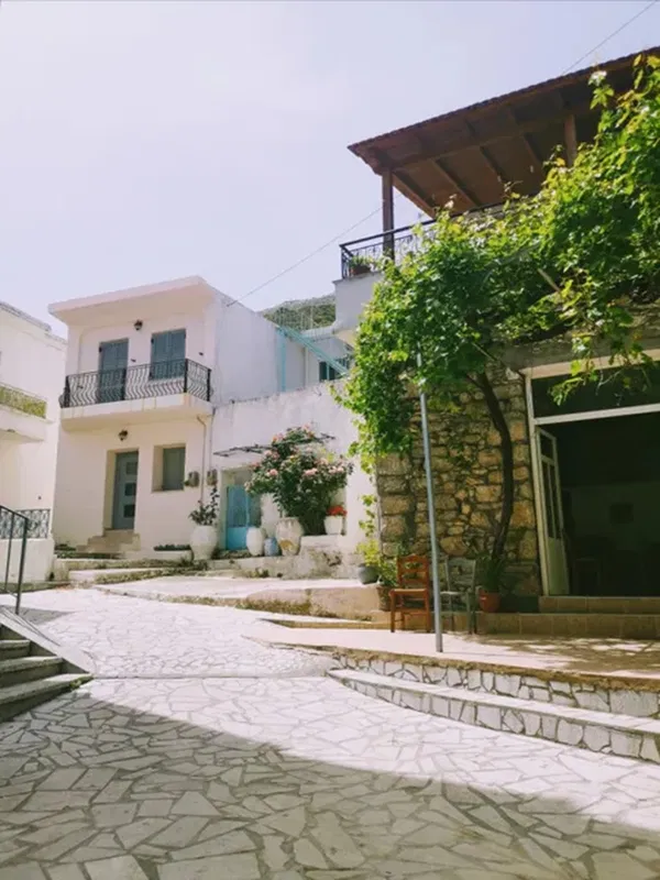 Renovated Two-Bedroom Villa for Sale in Triopetra, Agios Vassilios — photo 3
