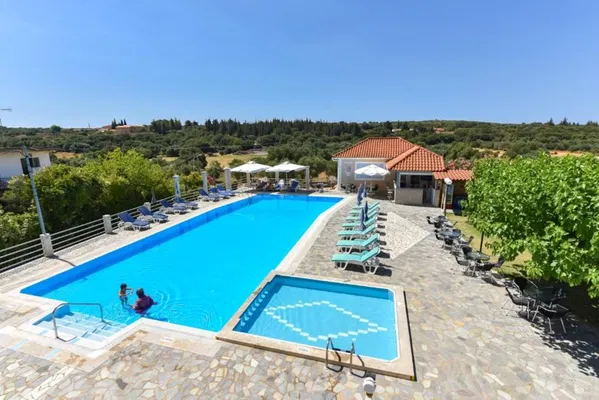 1100 m² Renovated Hotel for Sale in Kefalonia, Ionian Islands — photo 4