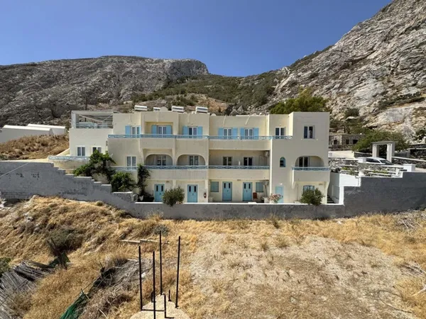 560 m² Sea View Hotel for Sale in Santorini, Cyclades — photo 2