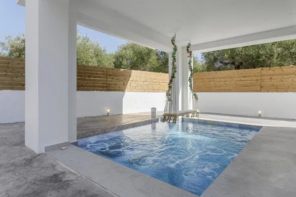 Two-Bedroom Villa for Sale in Zakynthos, Ionian Islands — photo 3