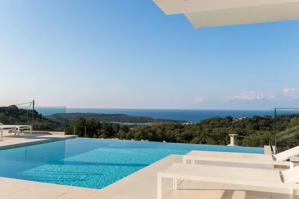 Sea-View Hotel for Sale in Corfu, Ionian Islands — photo 4