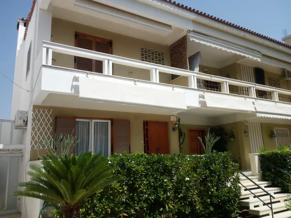 Three-Bedroom Villa for Sale in Rafina, Rafina - Pikermi