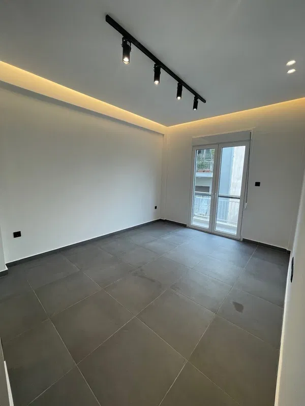 65 m² Renovated Two-Bedroom Apartment for Sale in Kypseli, Athens Center — photo 2