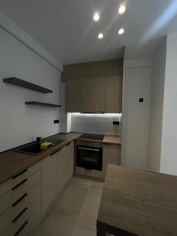 65 m² Renovated Two-Bedroom Apartment for Sale in Kypseli, Athens Center — photo 3