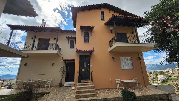 Two-Bedroom Renovated Villa for Sale in Pikermi, Rafina - Pikermi — photo 2