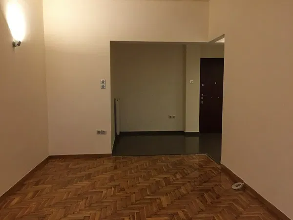 80 m² Two-Bedroom Renovated Apartment for Sale in Ampelokipoi, Athens Center — photo 3