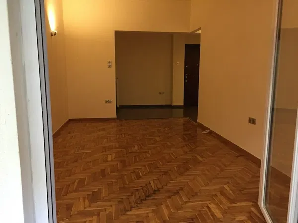 80 m² Two-Bedroom Renovated Apartment for Sale in Ampelokipoi, Athens Center — photo 2