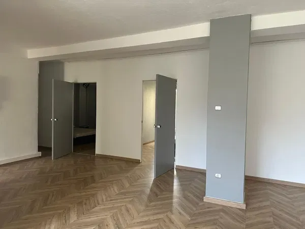112 m² Renovated Three-Bedroom Apartment for Sale in Center Athens, Athens Center — photo 5