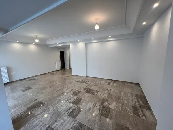 Sea View 110 m² Apartment with Three Bedrooms for Sale in Piraeus, Piraeus Suburbs — photo 2