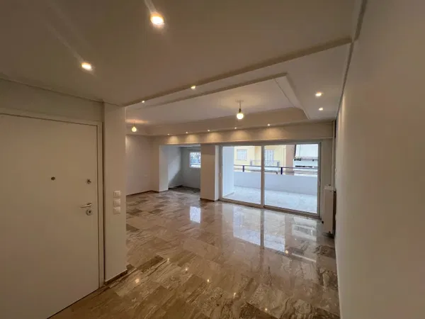 Sea View 110 m² Apartment with Three Bedrooms for Sale in Piraeus, Piraeus Suburbs