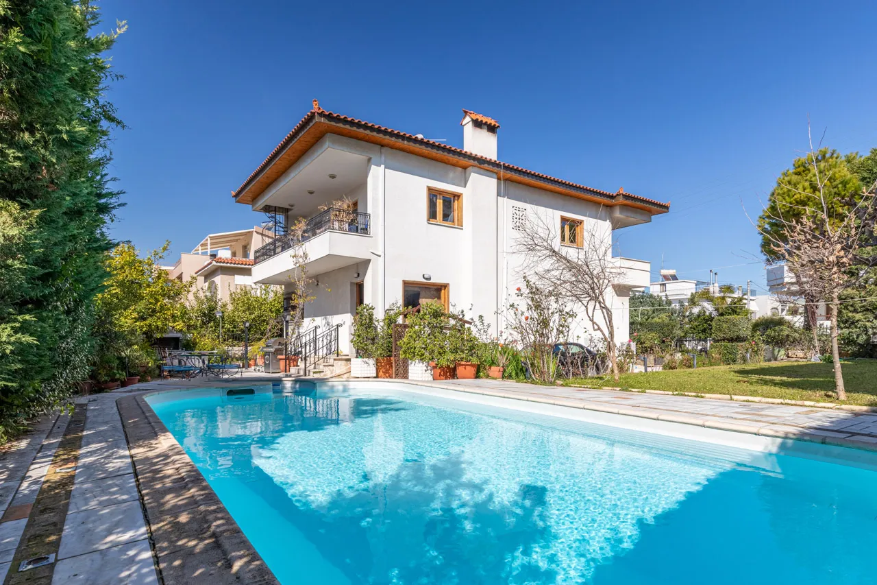 Renovated 287 m² Villa with Four Bedrooms for Sale in Alimos, Athens Southern suburbs