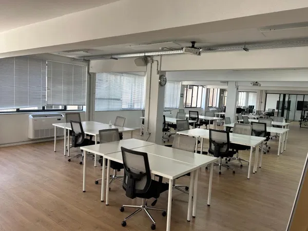 Renovated Commercial Space for Rent in Athens Historical Center, Athens Center — photo 2