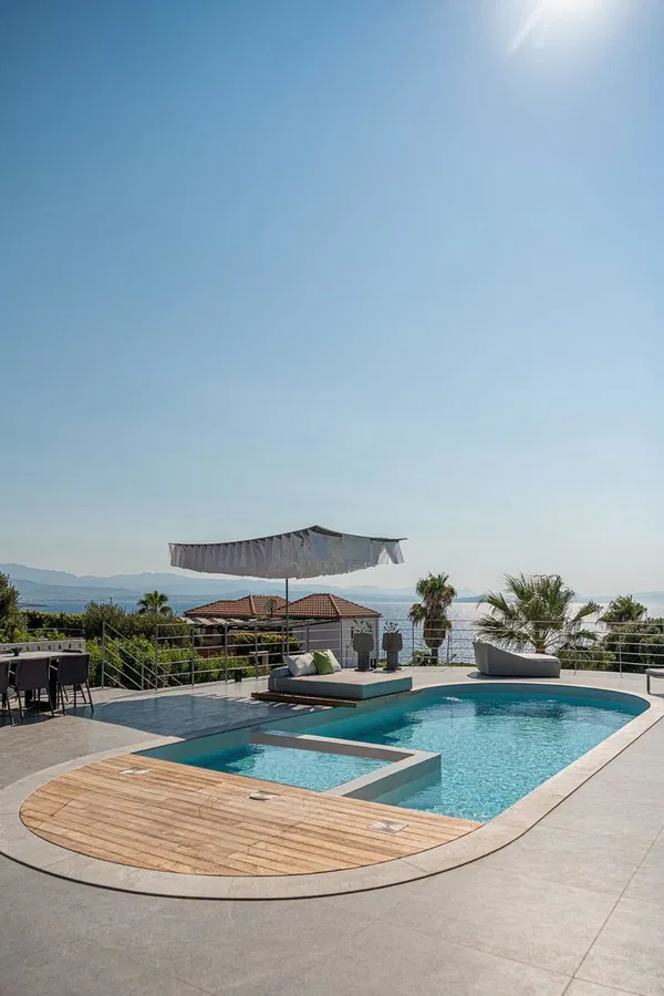 Renovated 200 m² Villa with Four Bedrooms for Sale in Tersanas, Akrotiri — photo 2