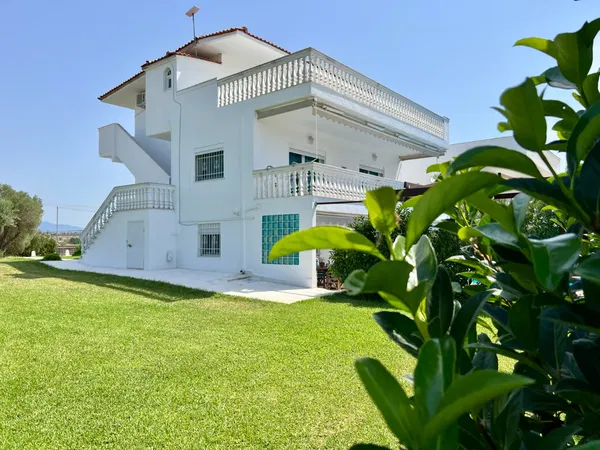 Six-Bedroom Sea View Villa for Sale in Nea Iraklia, Halkidiki — photo 2