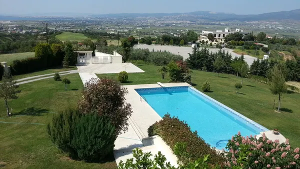 Ten-Bedroom Villa for Sale in Thermi Thessaloniki, Thessaloniki Eastern Suburbs — photo 2