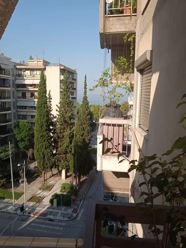 Two-Bedroom Renovated Apartment for Sale in Faliro - Ippokratio, Thessaloniki Center — photo 4