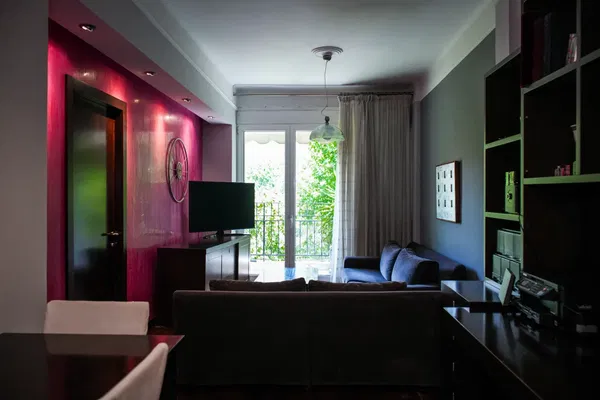 92 m² Three-Bedroom Renovated Apartment for Sale in Center Thessaloniki, Thessaloniki Center — photo 2