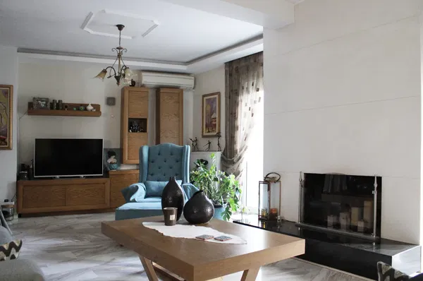 Renovated Four-Bedroom Apartment for Sale in Voulgari - Ntepo - Martiou, Thessaloniki Center — photo 2