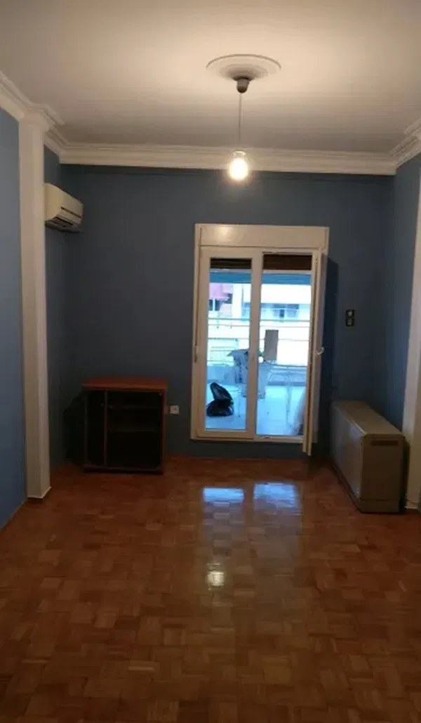 Renovated Two-Bedroom Apartment for Sale in Center Thessaloniki, Thessaloniki Center — photo 5