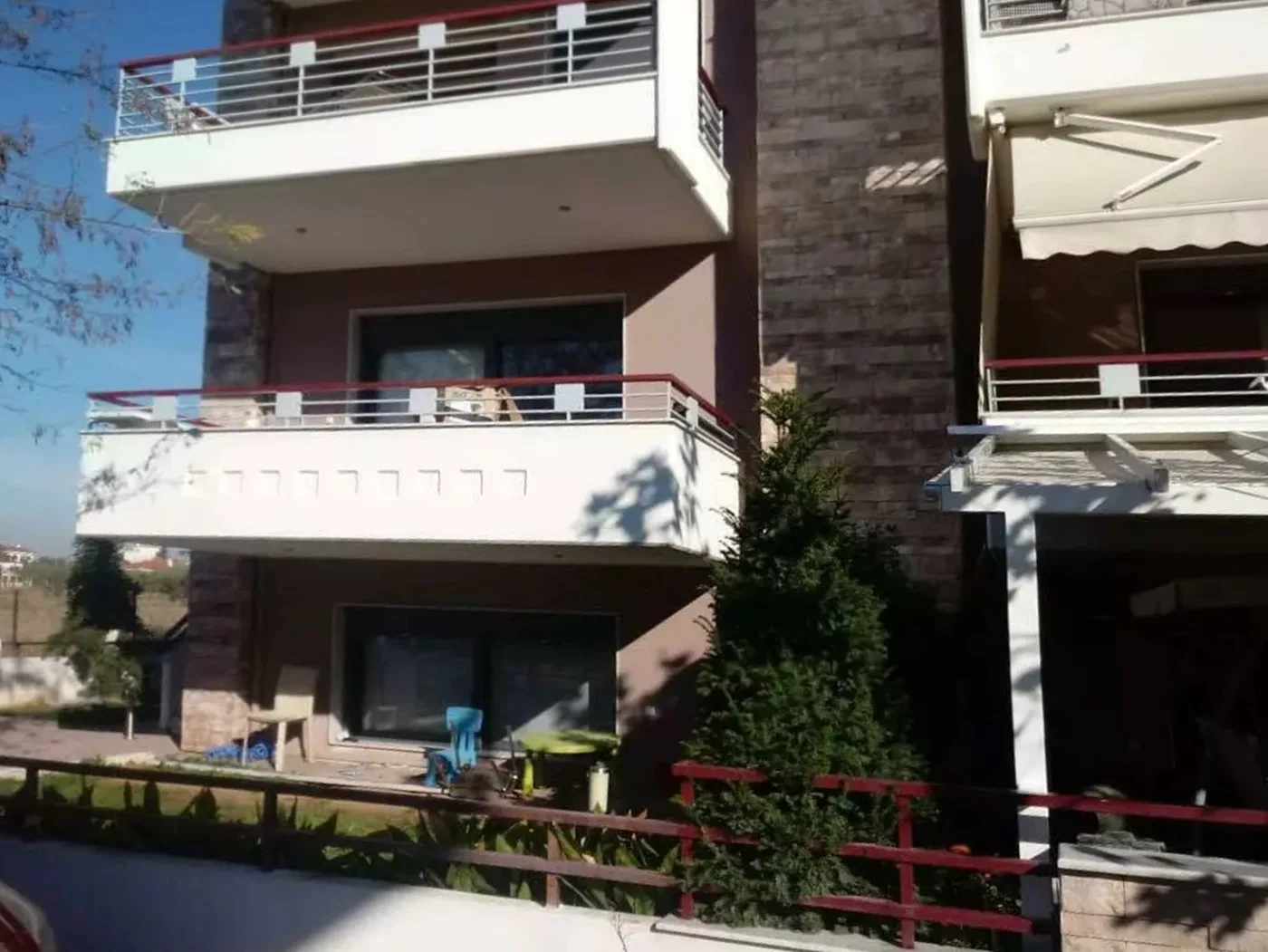 Three-Bedroom Villa for Sale in Thermi Thessaloniki, Thessaloniki Eastern Suburbs with Balconies