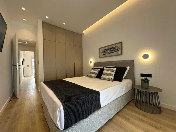 64 m² Two-Bedroom Renovated Apartment for Sale in Keratsini, Piraeus Suburbs — photo 4