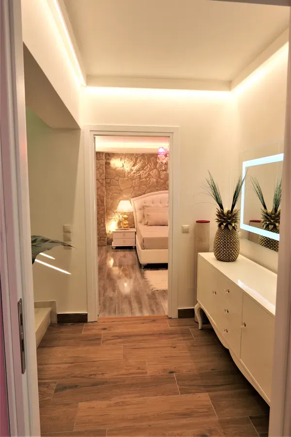 Renovated 140 m² Apartment with Two Bedrooms for Sale in Glyfada, Athens Southern suburbs — photo 5
