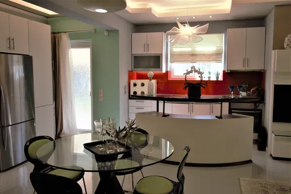 Renovated 140 m² Apartment with Two Bedrooms for Sale in Glyfada, Athens Southern suburbs — photo 4