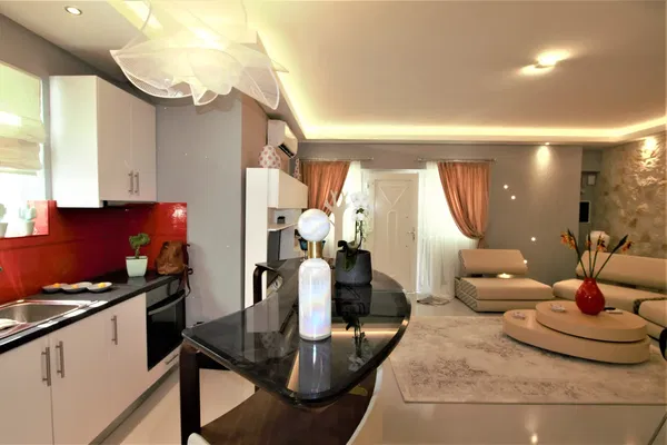 Renovated 140 m² Apartment with Two Bedrooms for Sale in Glyfada, Athens Southern suburbs — photo 3