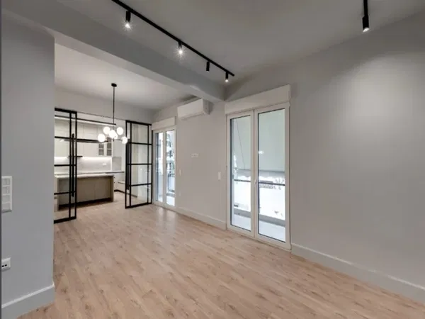 Renovated 110 m² Apartment with Two Bedrooms for Sale in Exarchia - Neapoli, Athens Center — photo 3