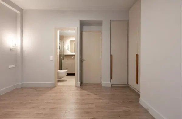 Renovated 110 m² Apartment with Two Bedrooms for Sale in Exarchia - Neapoli, Athens Center — photo 4