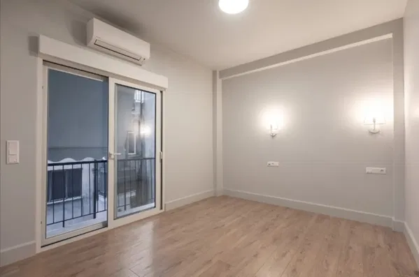 Renovated 110 m² Apartment with Two Bedrooms for Sale in Exarchia - Neapoli, Athens Center — photo 2