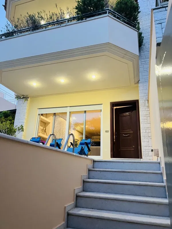 305 m² Three-Bedroom Villa for Sale in Voula, Athens Southern suburbs — photo 2