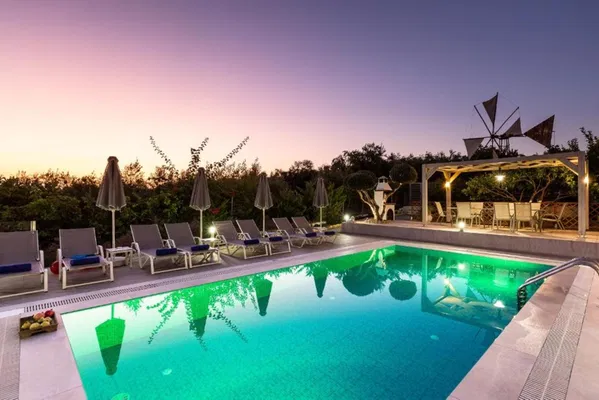 270 m² Villa with Six Bedrooms for Sale in Arkadi, Rethymnon — photo 3