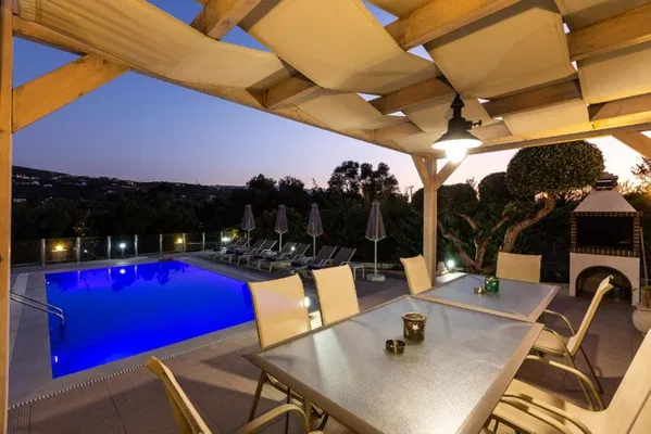 270 m² Villa with Six Bedrooms for Sale in Arkadi, Rethymnon — photo 2