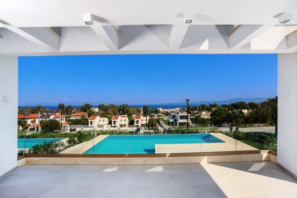 Sea View 175 m² Villa with Four Bedrooms for Sale in Kassandra, Halkidiki — photo 5
