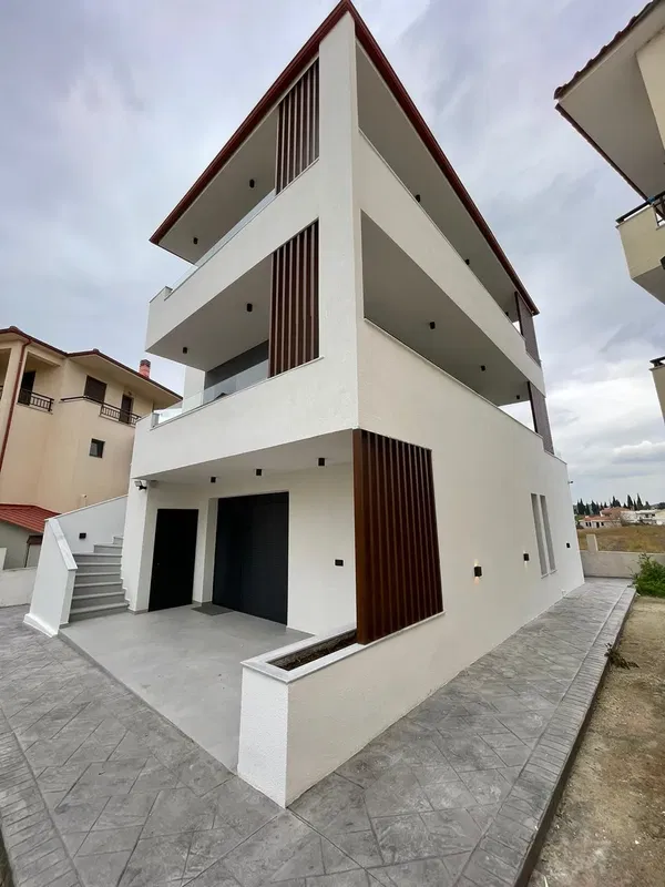 Renovated 168 m² Villa with Four Bedrooms for Sale in Kassandra, Halkidiki — photo 2