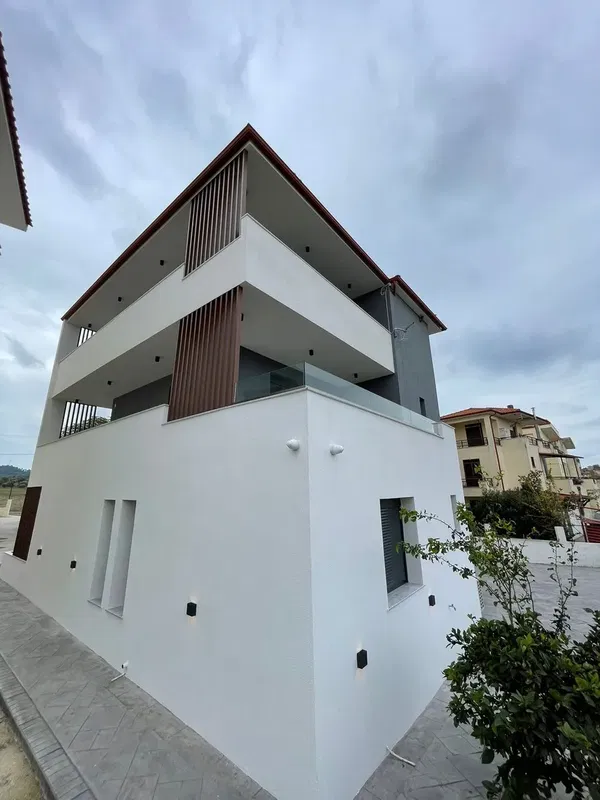 Renovated 168 m² Villa with Four Bedrooms for Sale in Kassandra, Halkidiki — photo 3