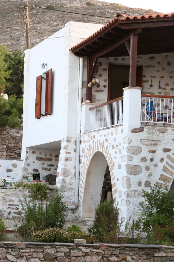 Sea View Six-Bedroom Villa for Sale in Syros, Cyclades — photo 2
