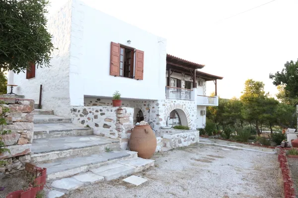 Sea View Six-Bedroom Villa for Sale in Syros, Cyclades — photo 4