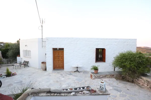 Sea View Six-Bedroom Villa for Sale in Syros, Cyclades — photo 5