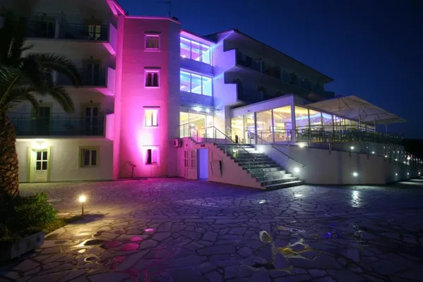 165000 m² Sea-View Hotel for Sale in Samos, Eastern Aegean — photo 5