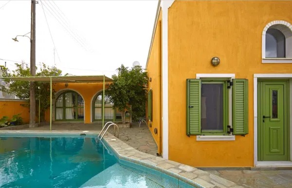 135 m² Villa with Three Bedrooms for Sale in Santorini, Cyclades — photo 3