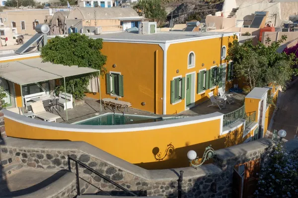 135 m² Villa with Three Bedrooms for Sale in Santorini, Cyclades — photo 2