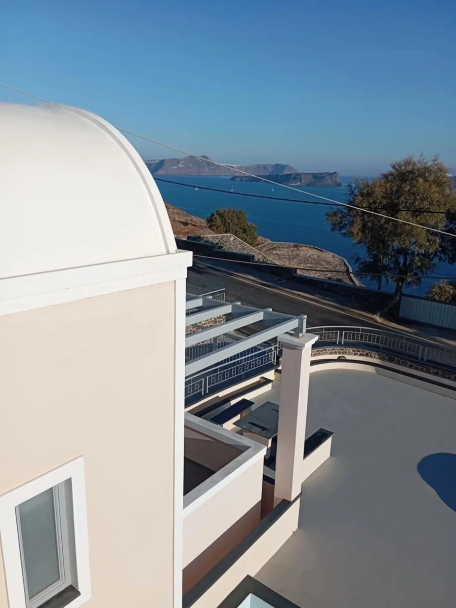 950 m² Hotel for Sale in Santorini, Cyclades